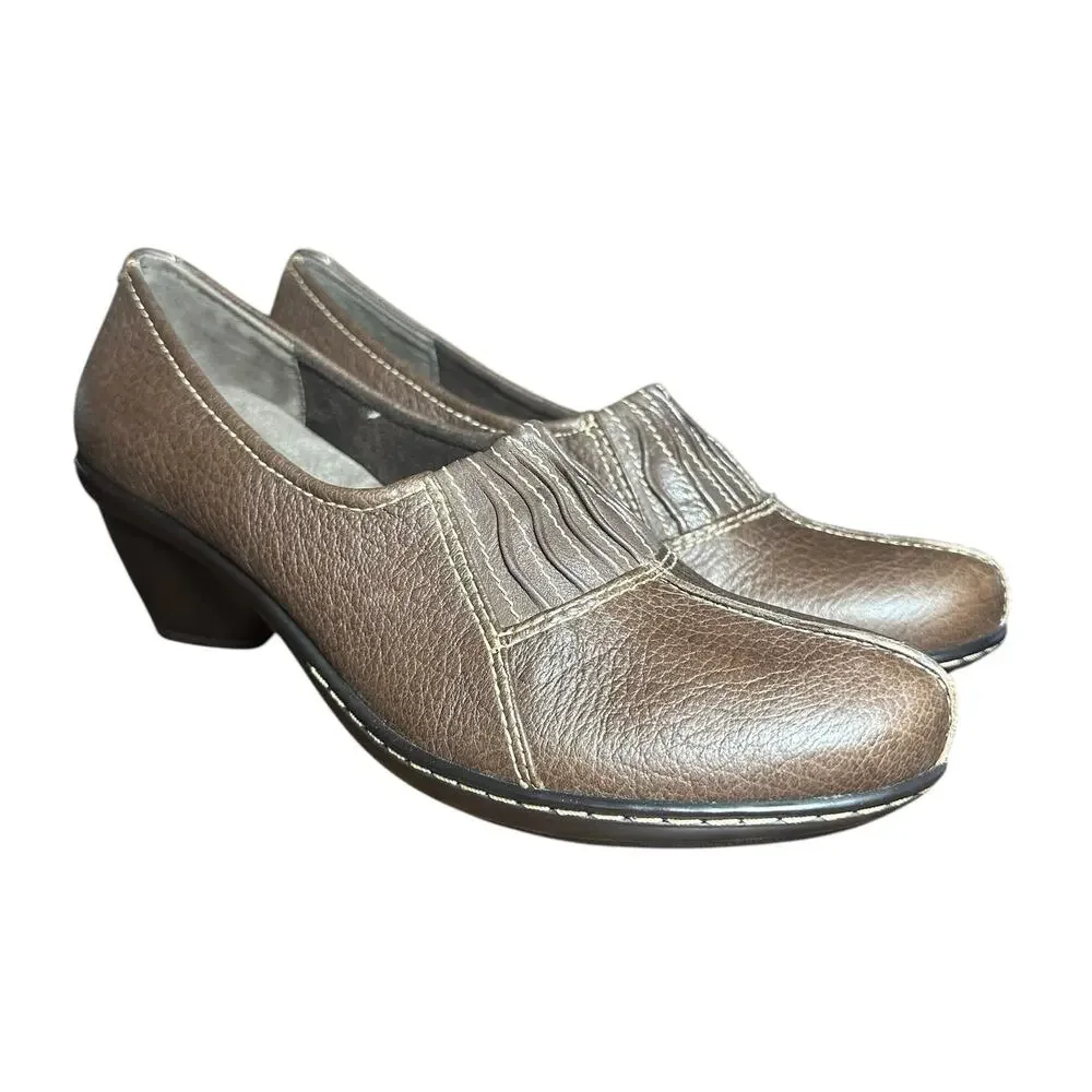 SoftWalk Women’s Leather Slip-On Shoes 7.5 Narrow Comfortable Casual Flats
